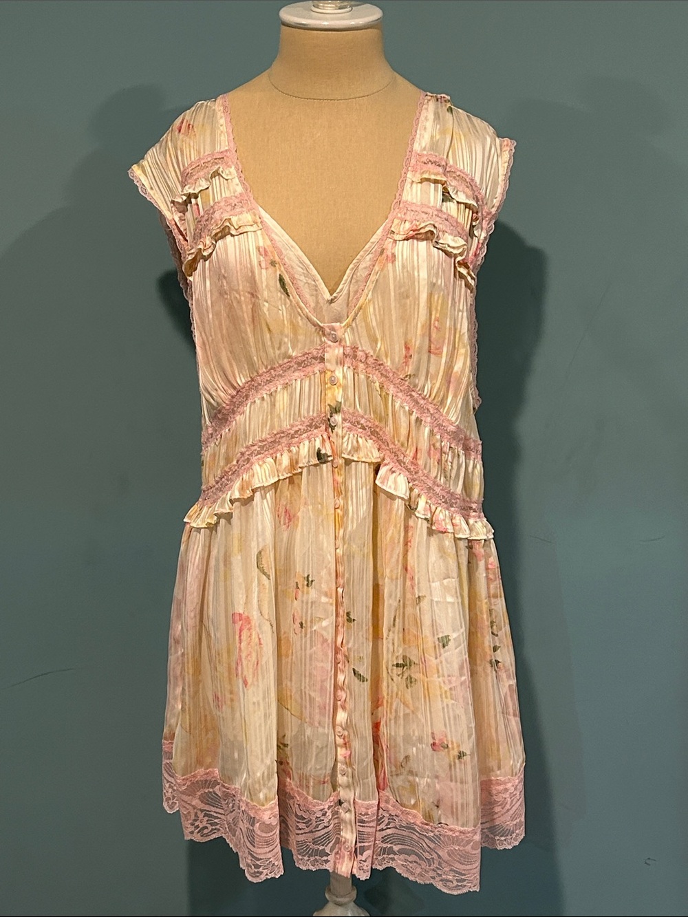 Free People Spring Fling Mini Dress in Tea Combo sz Small Yellow Pink Lace